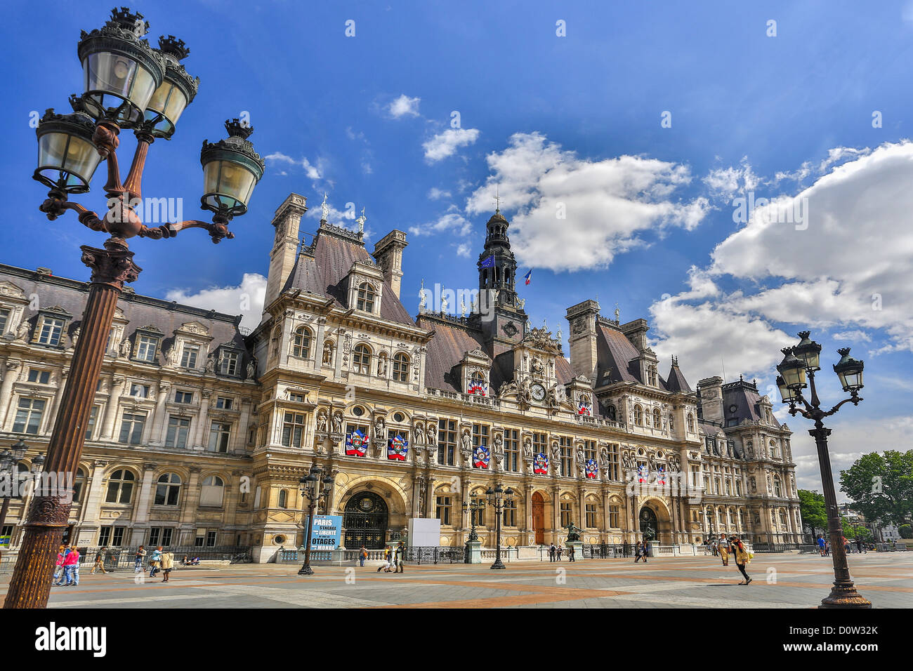 Frankreich, Europa, Reisen, Paris, Stadt, Rathaus, Architektur, Gebäude, Fahnen, Regierung, Dach, quadratisch Stockfoto