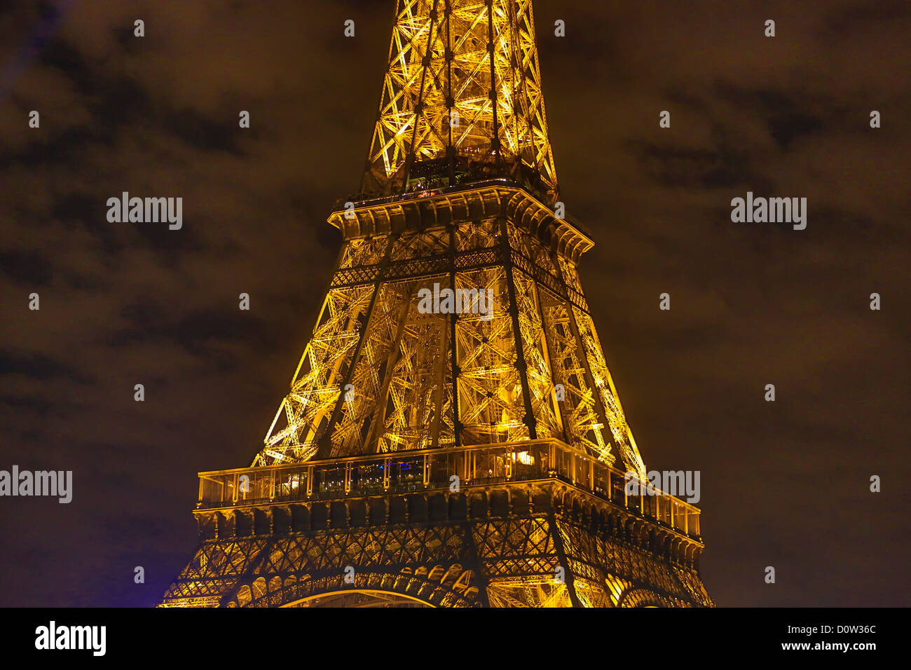 Frankreich Europa Reisen Eiffelturm Paris Stadt Architektur Kunst künstlerisch Lichter monumentale Nacht Fluss Eiffelturm Stockfoto
