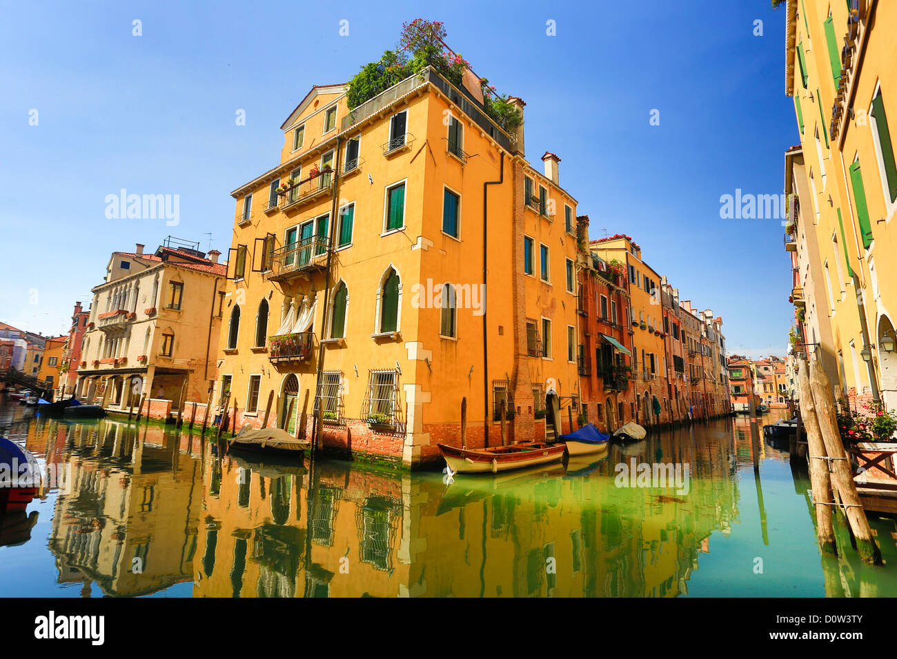 Italien, Europa, Reisen, Venedig, Häuser, Italien, Europa, Reisen, Kanal, bunte, Reflexion, Tourismus, Unesco, Venedig Stockfoto