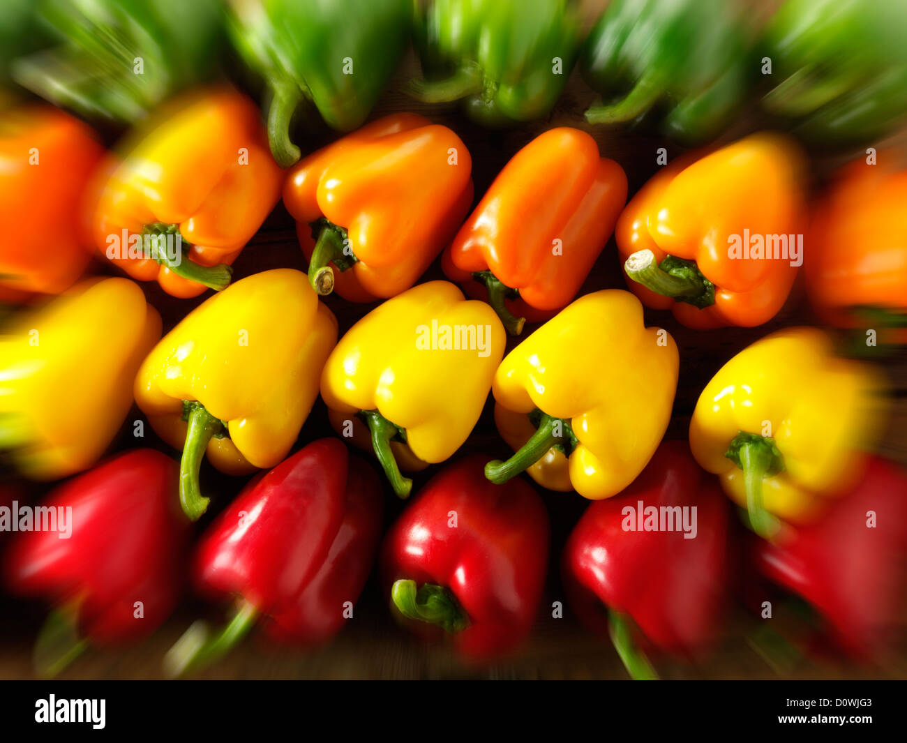 Gemischte rote, grüne, gelbe & orange frische Paprika-Fotos, Bilder & Bilder Stockfoto