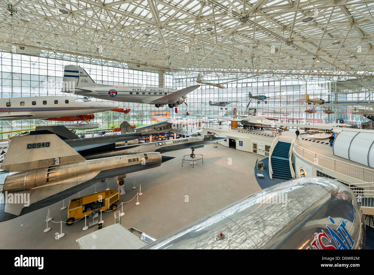 Blick auf Flugzeuge in der großen Galerie aus dem übersehen, das Museum of Flight, Seattle, Washington, USA Stockfoto