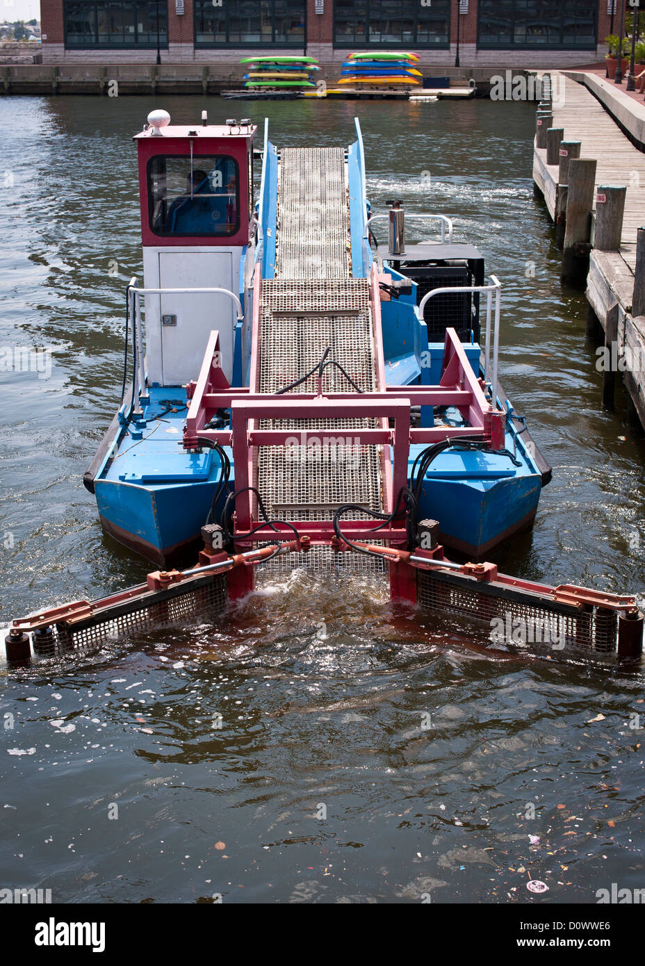 Automatische Wasser Müll Sammlung Lastkahn, Baltimore Stockfoto