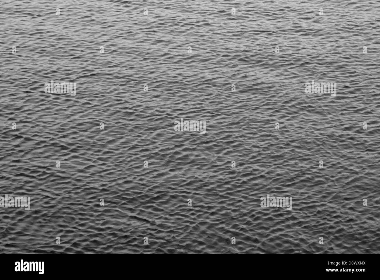 Wellen auf dem Wasser Stockfoto