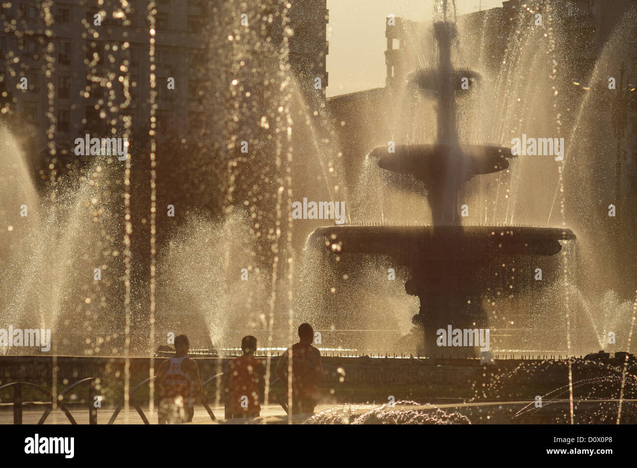 Bukarest, Rumänien, der Brunnen auf dem Platz der Einheit Stockfoto