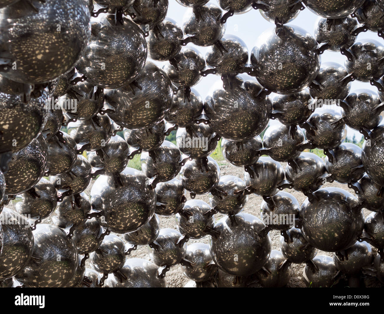 Der Blick aus dem Inneren der Talus-Dome-Skulptur. Stockfoto