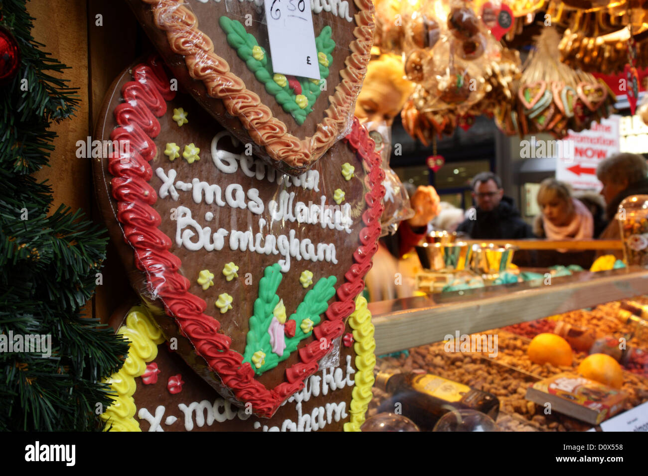 Marktstände auf dem Birmingham Weihnachtsmarkt, manchmal auch den Frankfurter Weihnachtsmarkt in Birmingham, Großbritannien Stockfoto