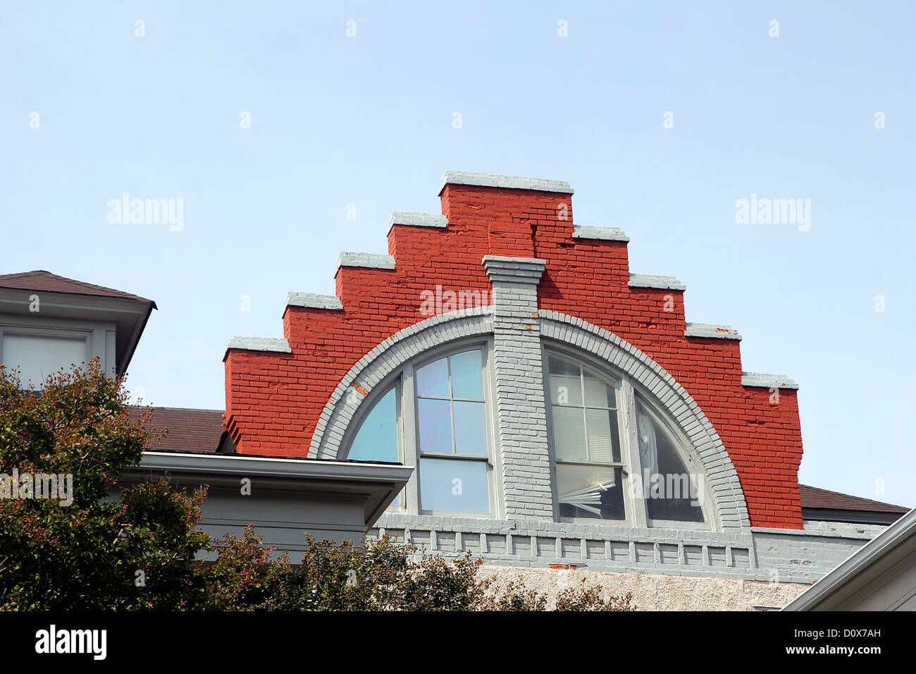 Ein Fenster in einem Gebäude in Macon, Georgia Stockfoto Ein Fenster in einem Gebäude in Macon, Georgia Stockfoto