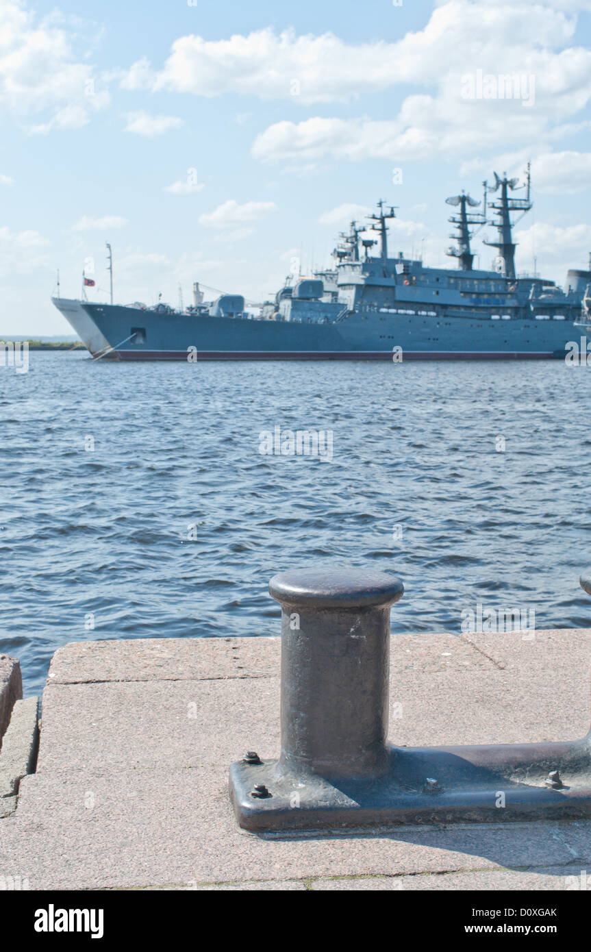 Russische Kriegsschiffe in Kronstadt Stockfoto