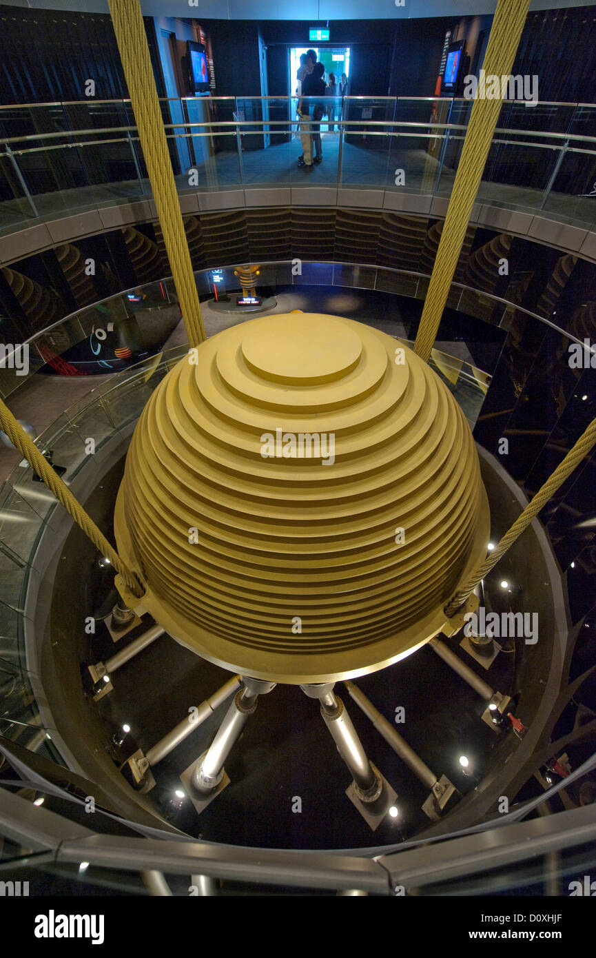 harte Stahlkugel Schwingungen dämpfen Asien-Taipeh-Taipeh Taiwan Wolkenkratzer Architektur Technik Technik Stockfoto