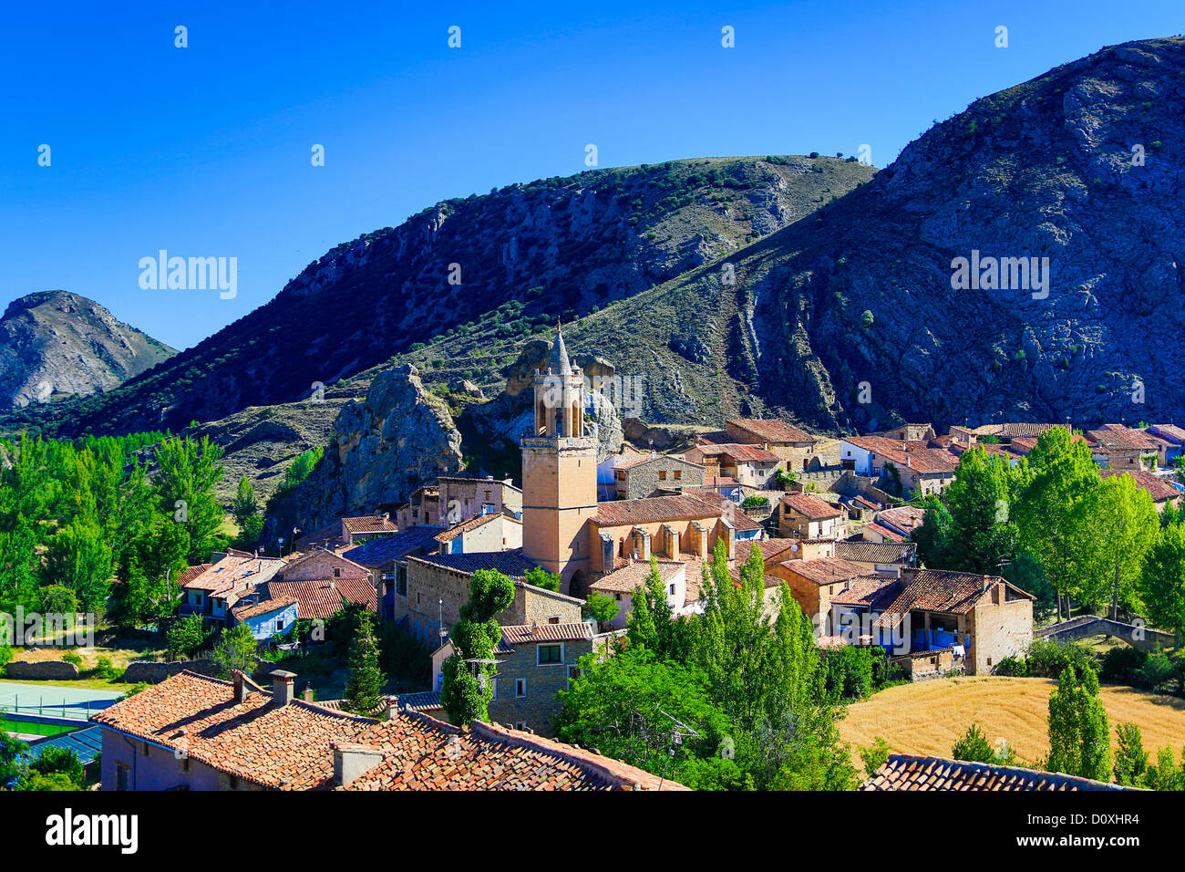 Spanien, Europa, Aragon, Teruel, Provinz Maestrazgo, Miravete De La Sierra Dorf., Teruel, Architektur, Glockenturm, Kirche, Medie Stockfoto