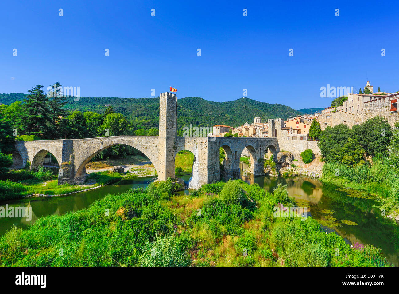 Spanien Europa Katalonien Girona Provinz mittelalterliche Besalú Stadt Brücke arch Architektur Besalú Brücke Girona mittelalterlichen Stockfoto