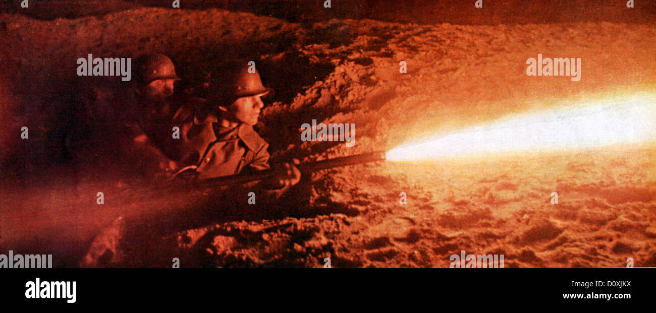 Betrieb, Barbarossa, Wehrmacht Soldaten angreifen, Ostfront, Russland, Flammenwerfer, Feuer, Invasion, UdSSR, Zweiter Weltkrieg, Stockfoto