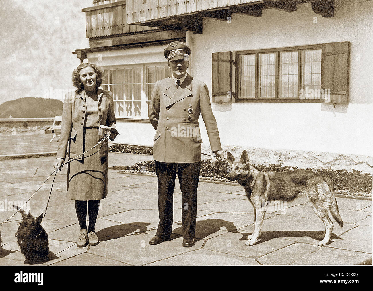 Eva Braun, Braun, Adolf Hitler, Hitler, Deutsch, Scottish Terrier, Schäferhund, Hunde Blondi, Berchtesgaden, Deutschland, 1942, Welt Wa Stockfoto