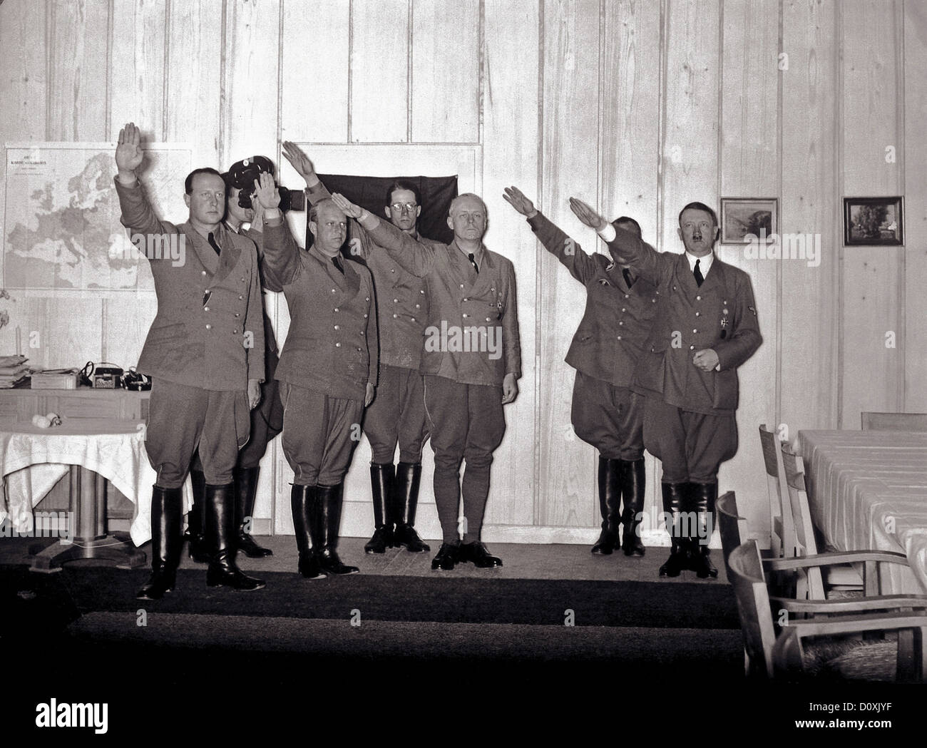 Adolf Hitler, Besucher, Berghof, Präsentation, Nazi, Hitler, Gruß, Heil Hitler, Führer, Berchtesgaden, Deutschland, 1942, Erster Weltkrieg Stockfoto