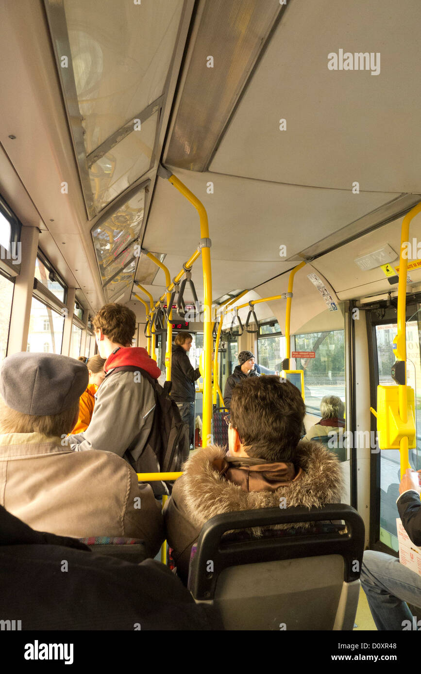 Inside a bus -Fotos und -Bildmaterial in hoher Auflösung – Alamy