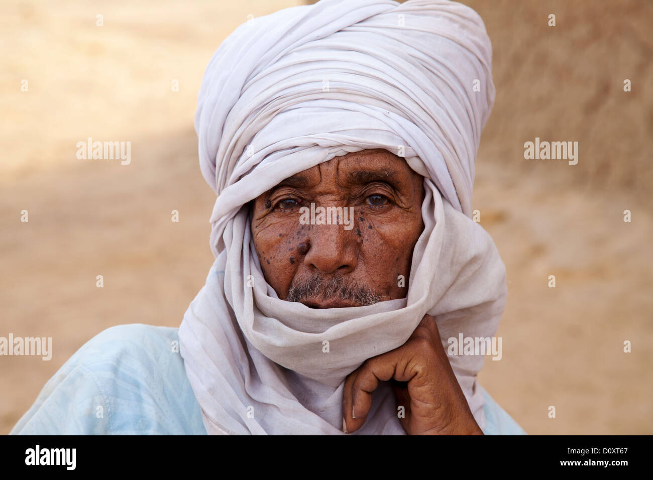 Wodaabe-Mann mit traditionellen Turban in Ingal, Niger Stockfoto