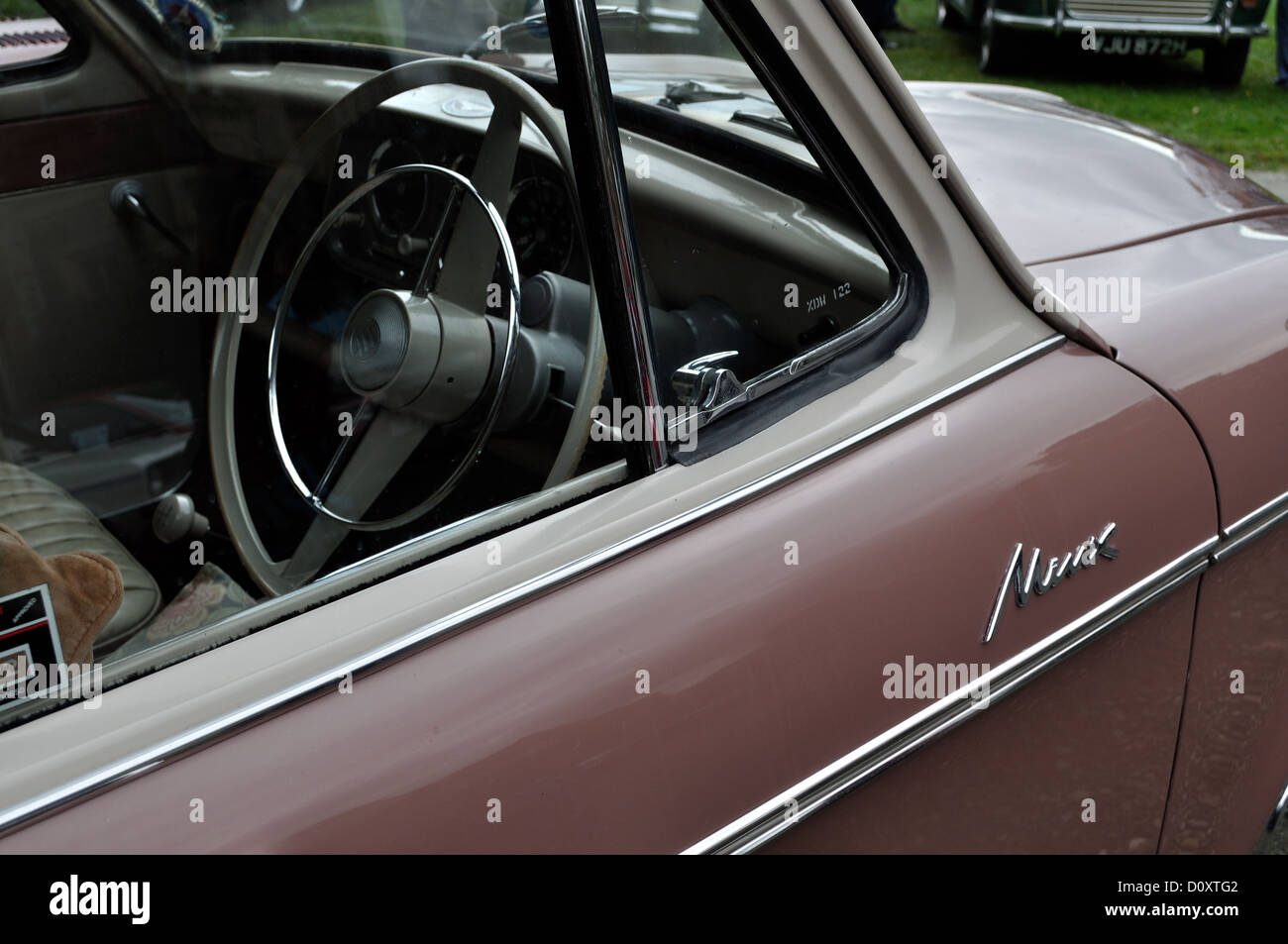 Klassische Hillman Minx 1960er Jahren Auto und Pembrokeshire County laufen zeigen Rallye Rhos y Gilwen Mansion Stockfoto