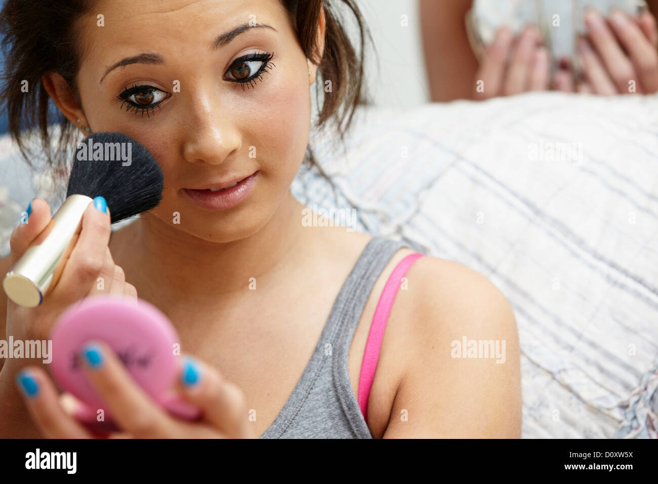 Teenager-Mädchen Schminken Stockfoto