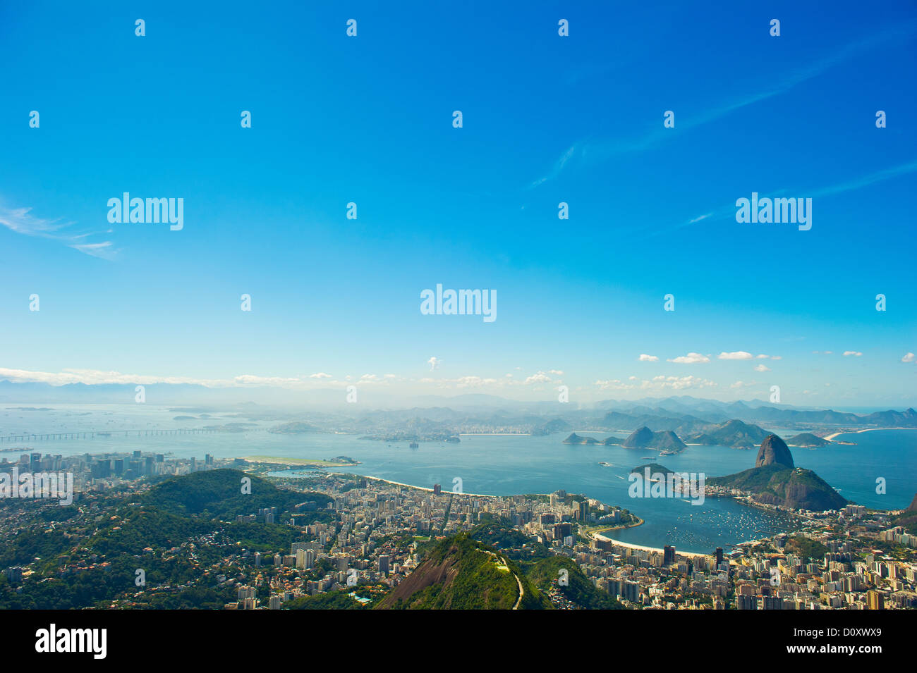 Luftaufnahme über Rio De Janeiro und Guanabara-Bucht, Brasilien Stockfoto