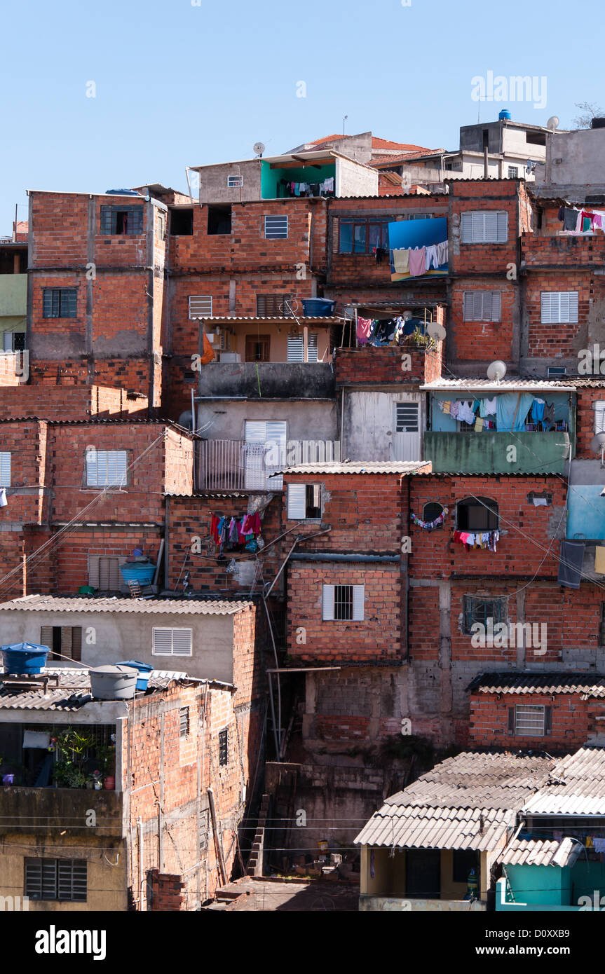 Hütten im Slum in einer armen Gegend von Sao Paulo Stockfoto