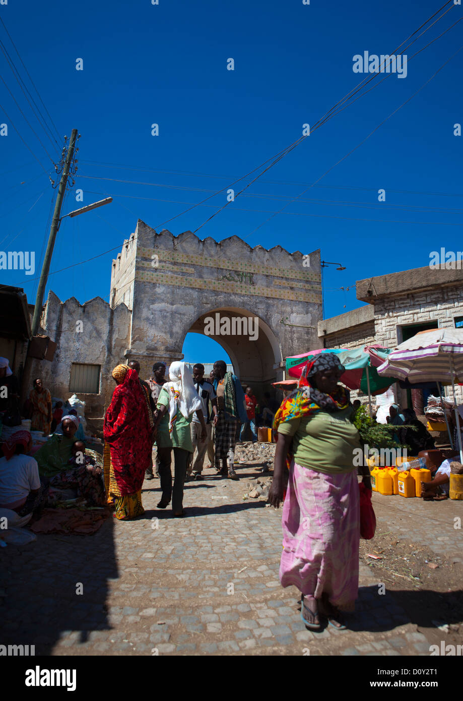 Markt am Tor der Altstadt, Harar, Äthiopien Stockfoto
