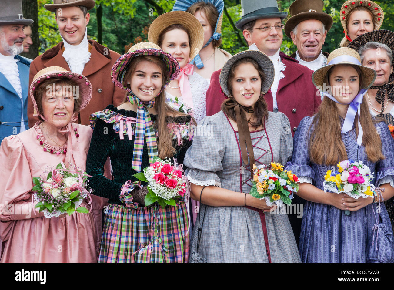 Deutschland, Bayern, München, Oktoberfest, Oktoberfest-Parade, Frauen in historischen Kostümen Stockfoto