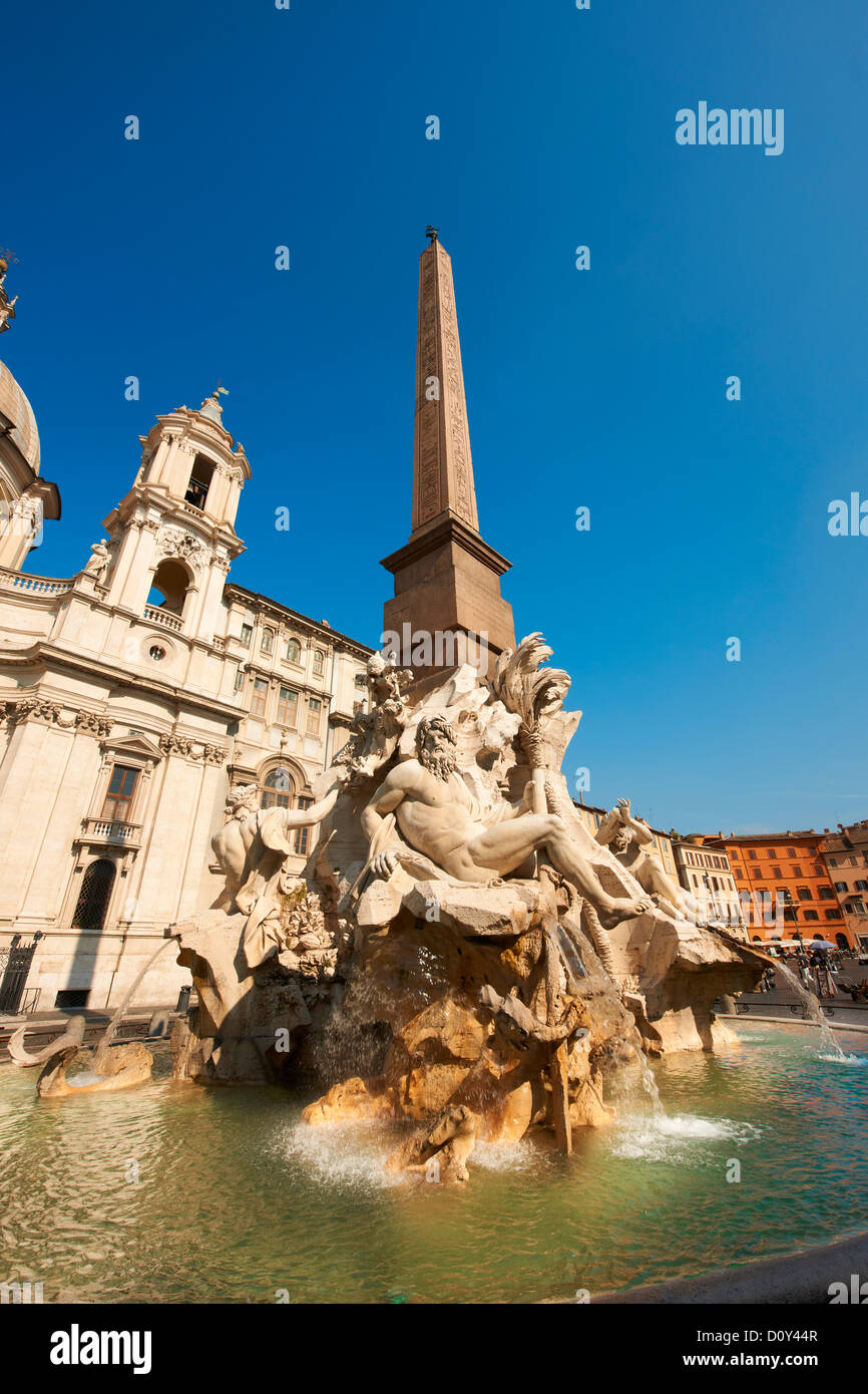 Piazza Navona Brunnen der Vierströmebrunnen (Fontana dei Quattro Fiumi), Rom, Italien Stockfoto