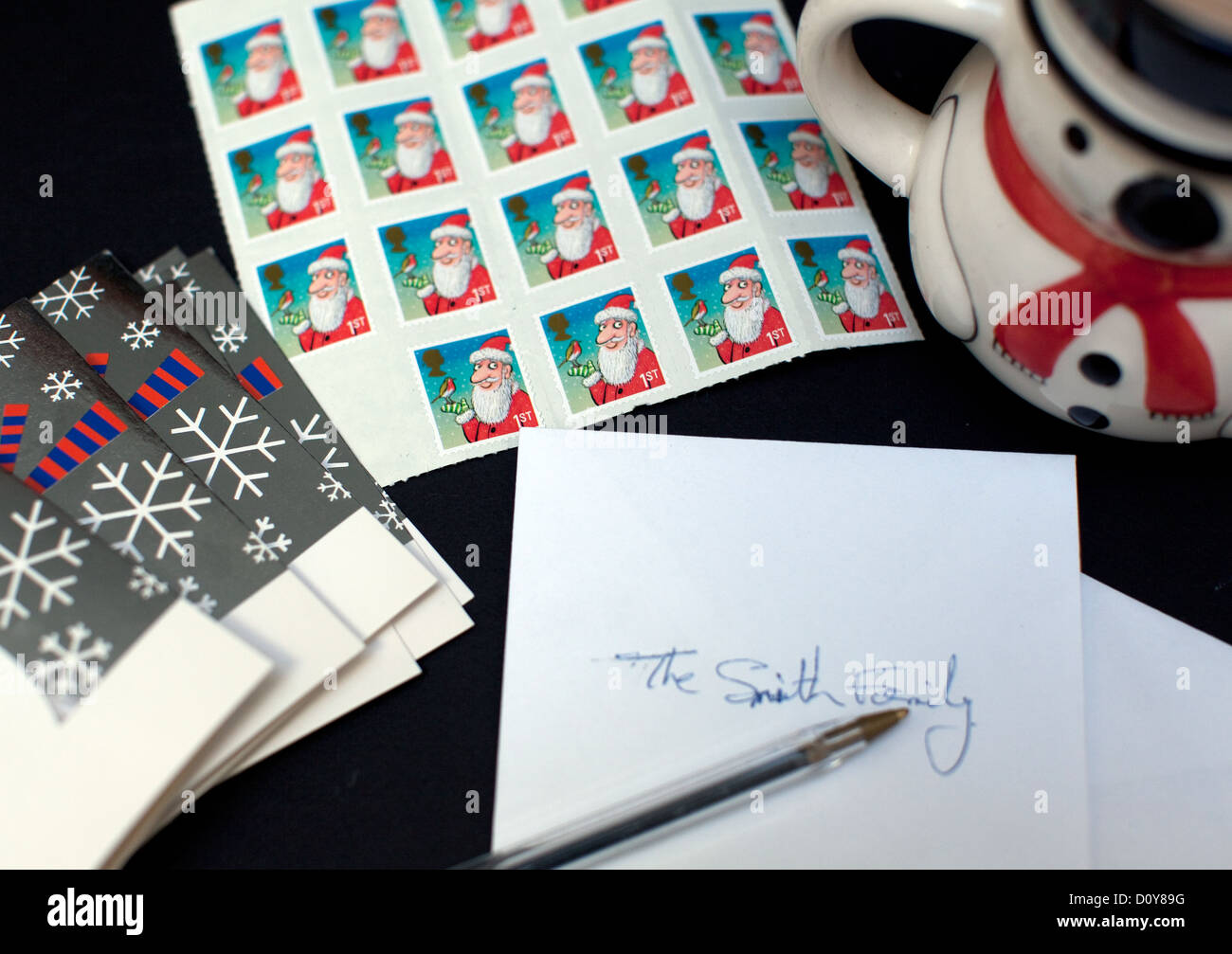 Weihnachtskarten und Briefmarken, London Stockfoto