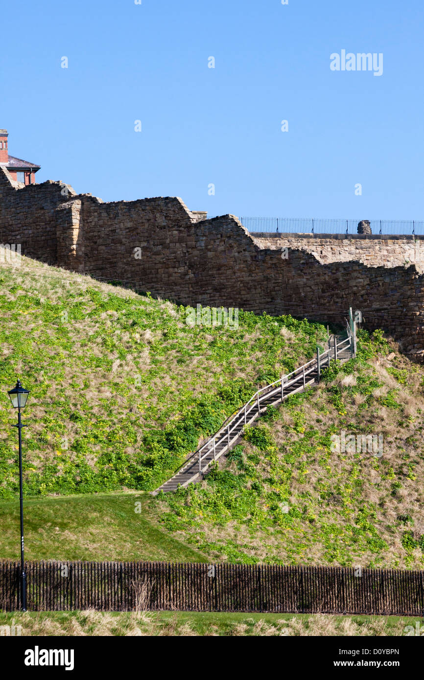 Abwehrkräfte an der Mündung des Flusses Tyne bei Tynemouth, Burg und Priorat, Tyne and Wear, UK Stockfoto