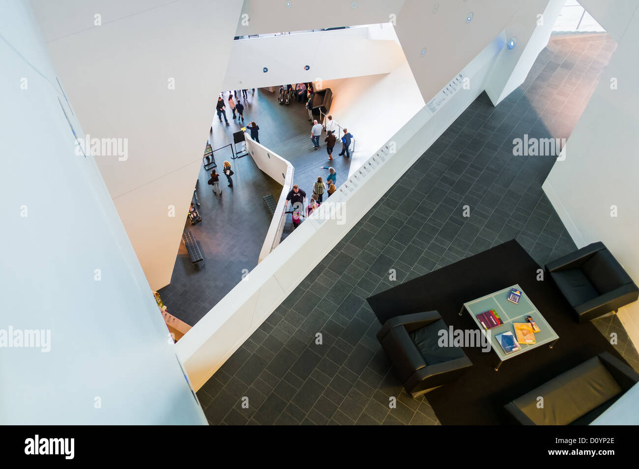 Denver Art Museum - Frederic Flügel. Die Lobby Sicht aus dem vierten Stock. Stockfoto