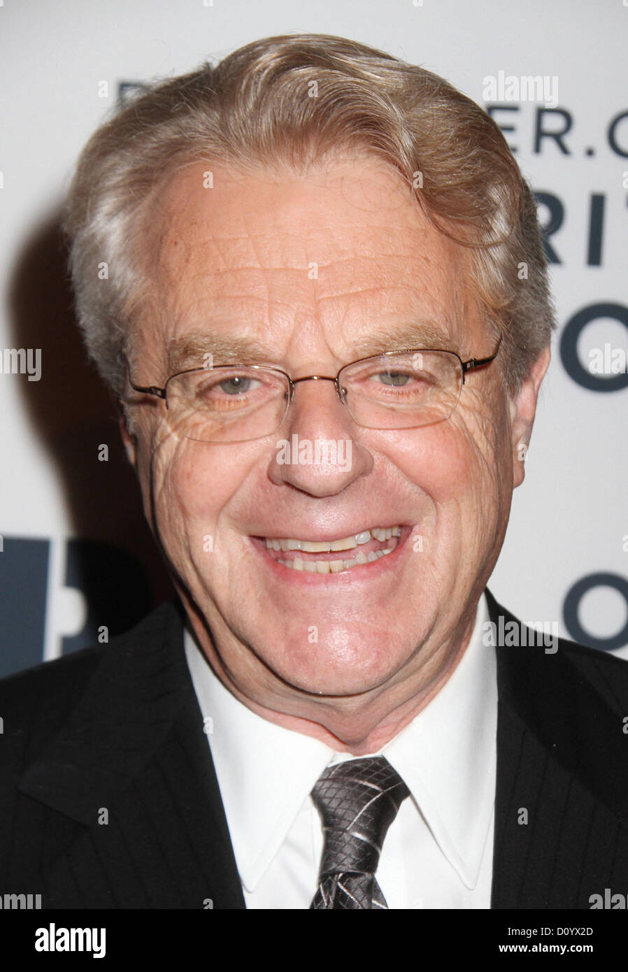 3. Dezember 2012 - New York, New York, USA - JERRY SPRINGER besucht das Robert F. Kennedy Center für Gerechtigkeit und Menschenrechte 2012 Ripple Of Hope Awards Dinner im Marriot Marquis Hotel statt. (Bild Kredit: Nancy Kaszerman/ZUMAPRESS.com ©) Stockfoto