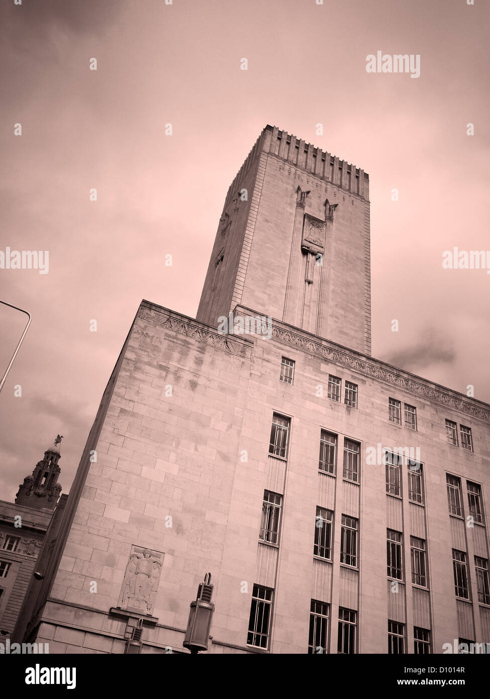 St Georges Dock und Lüftungsturm und Büro in Liverpool UK Stockfoto