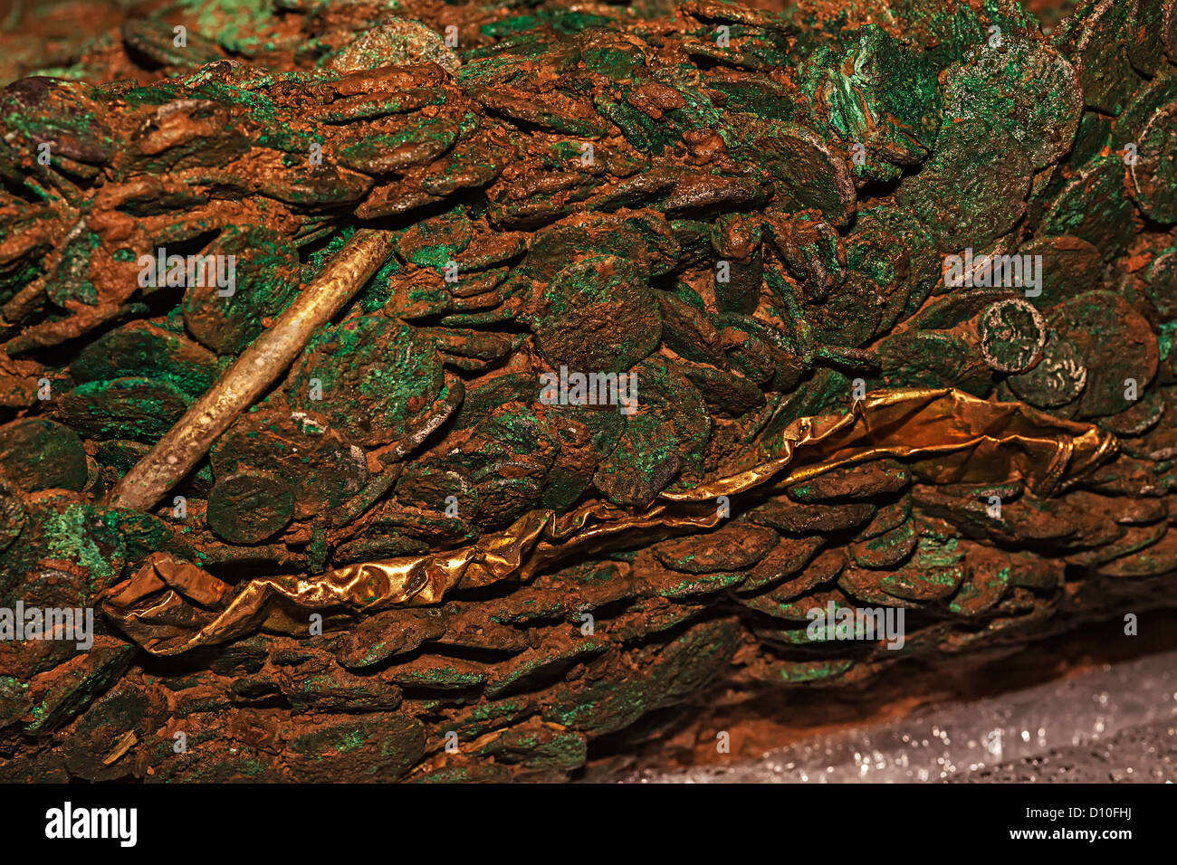 Trikot Celtic Münzschatz und Goldschmuck verschmolzen im Laufe der Zeit entdeckt auf Jersey in 2012, Kanalinseln, Großbritannien Stockfoto