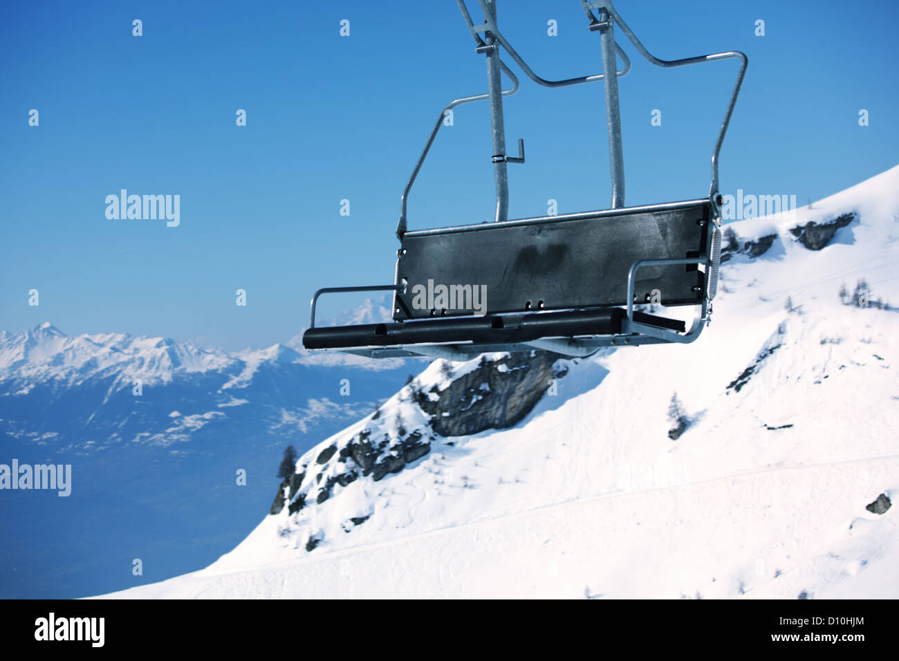 Aufzug Skiberge auf Hintergrund Stockfoto