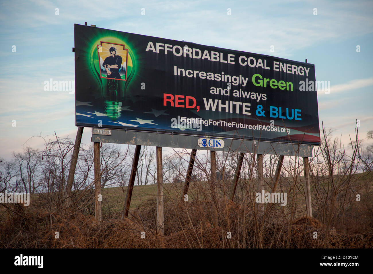 Danville, Pennsylvania - eine Plakatwand entlang einer Autobahn fördert "grüne" Kohleproduktion. Stockfoto