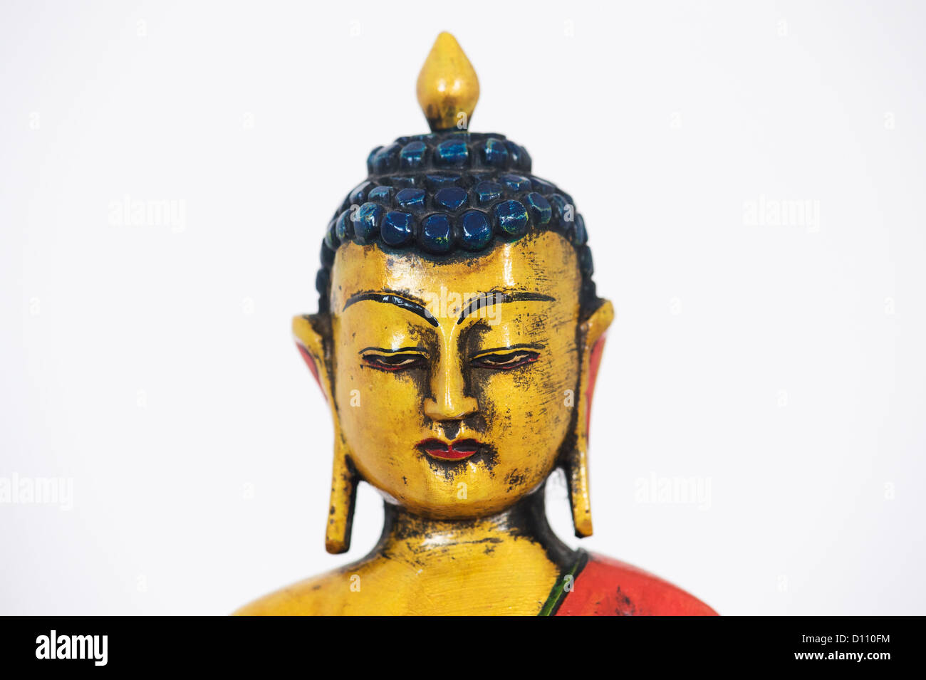 Bunte hölzerne Buddha auf weißem Hintergrund Stockfoto