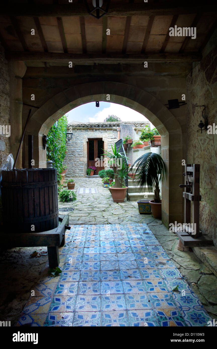 Arch Eingang Garten in Italien Toskana Stockfoto