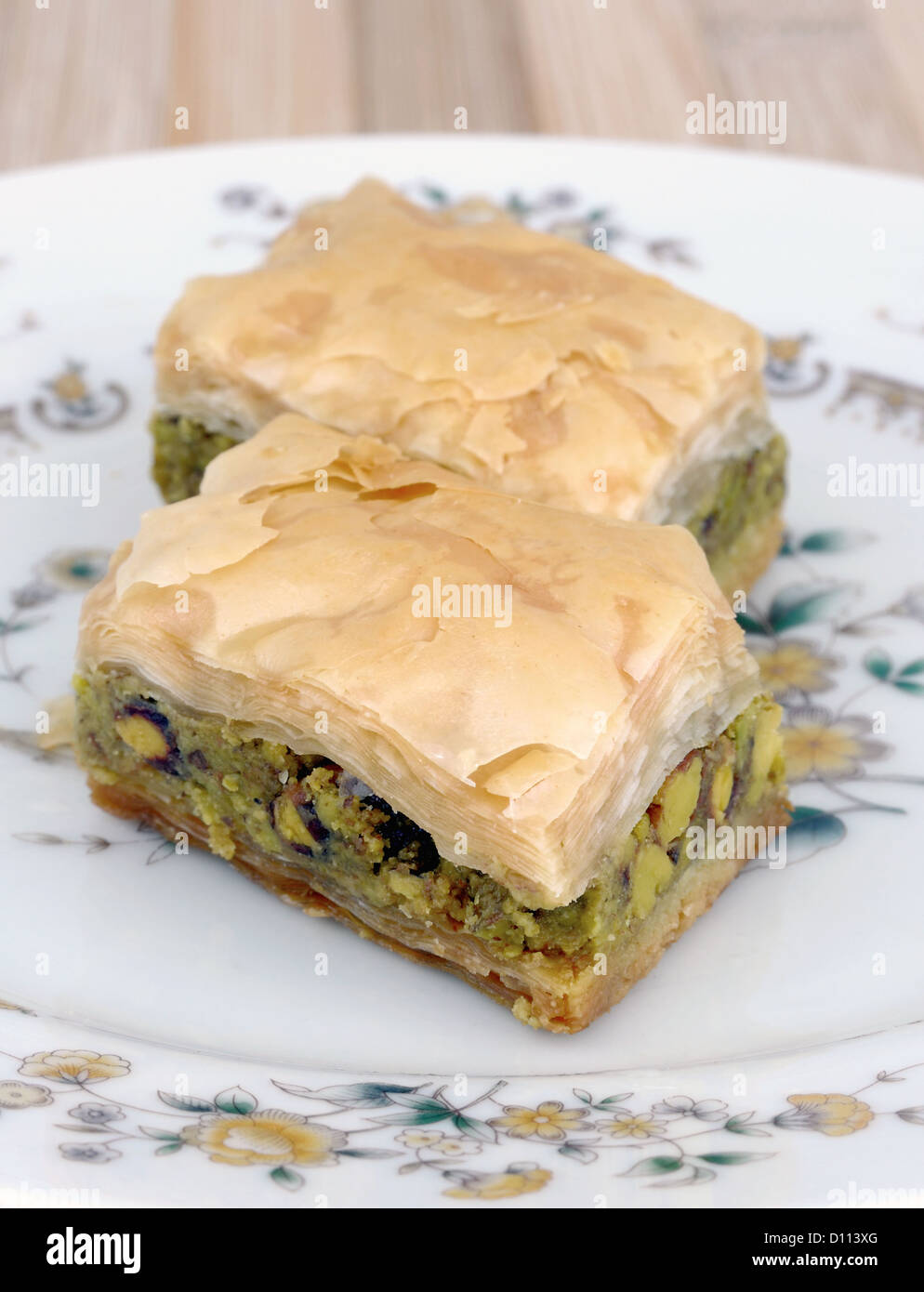 Baklava auf Platte Stockfoto