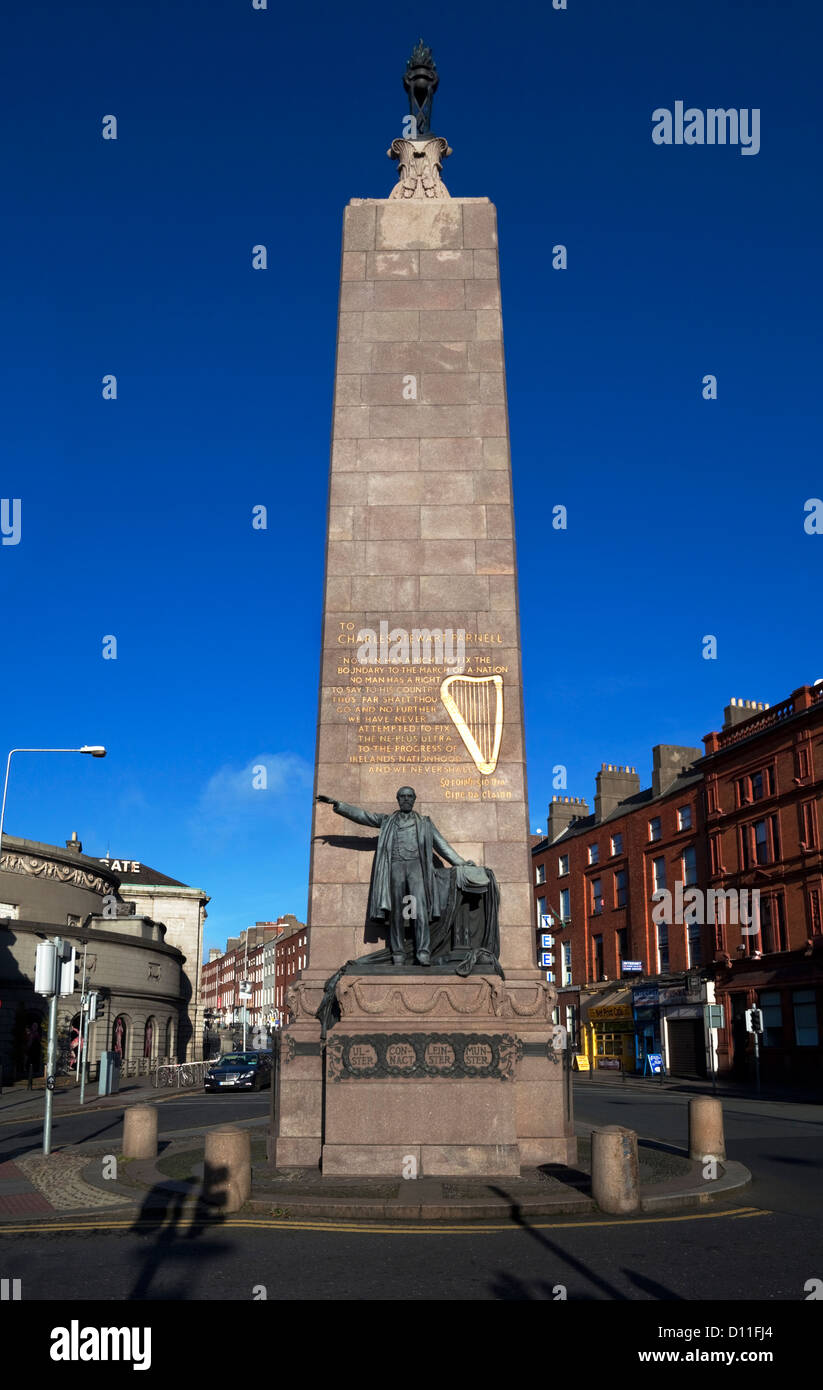 (Charles Stewart) Parnell Denkmal, vom Bildhauer Augustus Saint-Gaudens, an der Spitze der O'Connell Street, Dublin, Irland Stockfoto