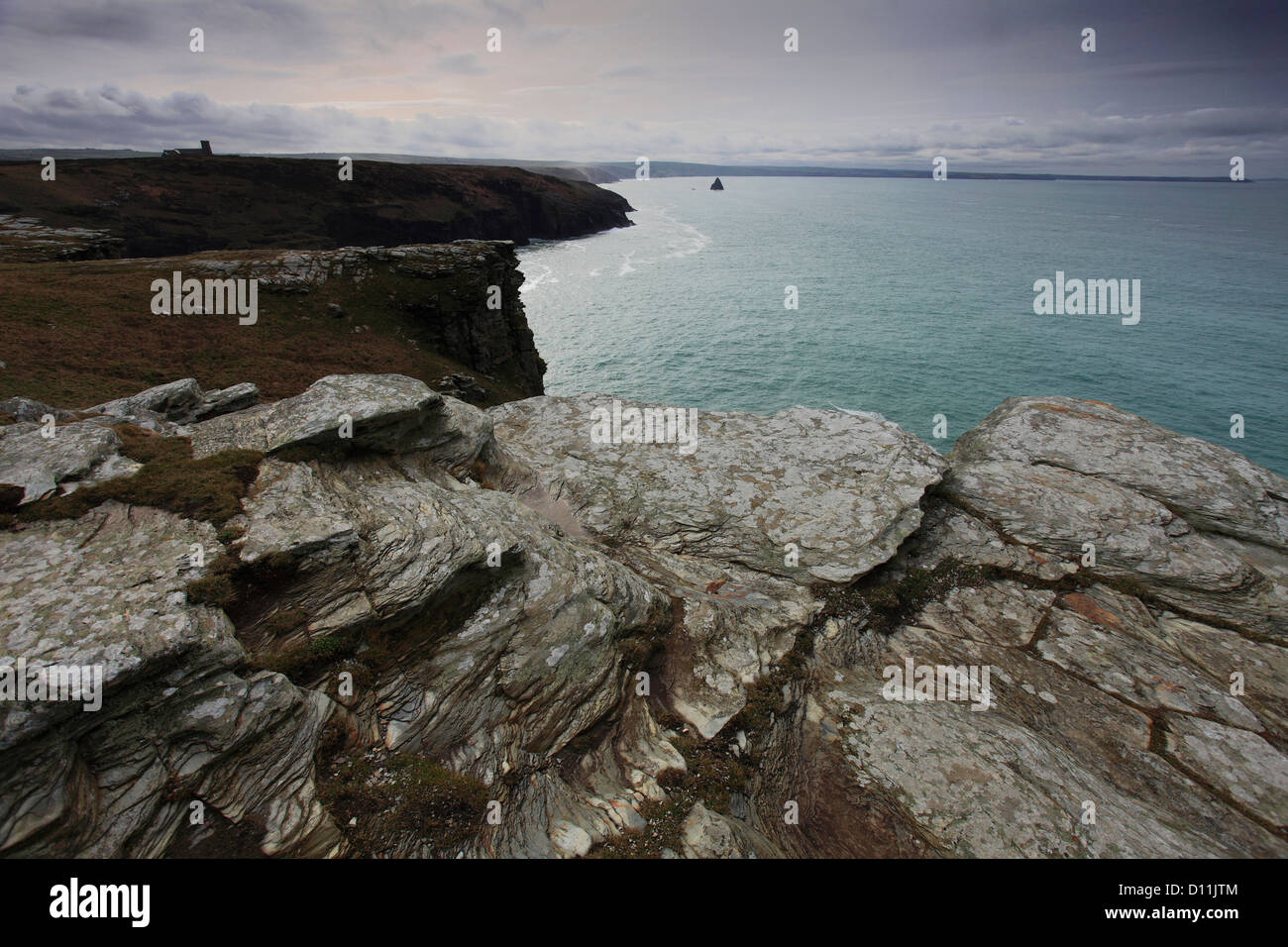 Zerklüftete Küste, Port Isaac Bay in der Nähe von Tintagel Stadt, Grafschaft Cornwall, England, UK Stockfoto