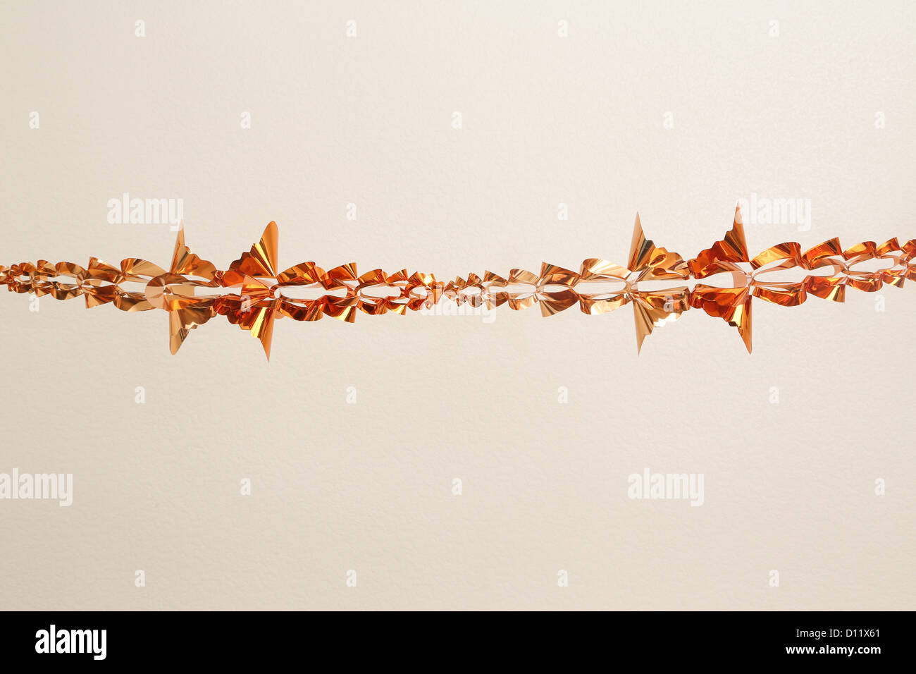 Kupfer farbigen Weihnachten Girlande Dekoration Stockfoto