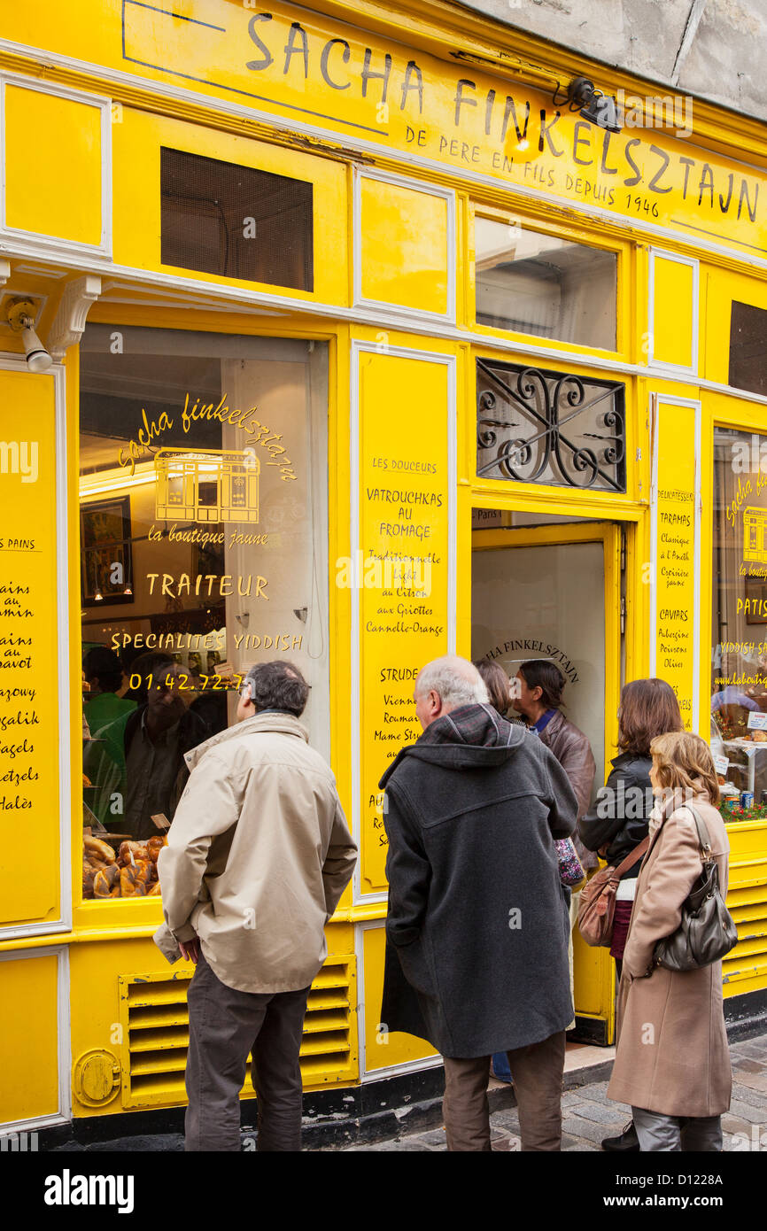 Bekannte jiddische Bäckerei entlang Rue de Rosier in Les Mariais, Paris Frankreich Stockfoto