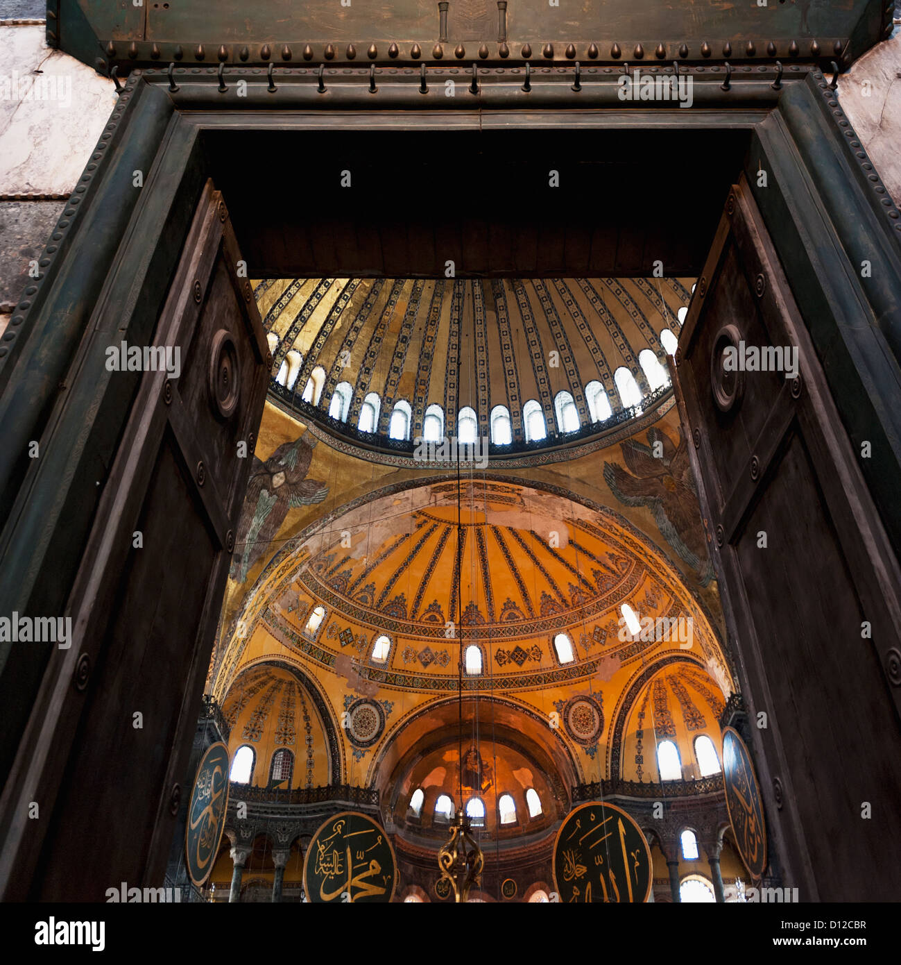 Niedrigen Winkel auf die kunstvollen Details In das Hagia Sophia Museum; Istanbul-Türkei Stockfoto