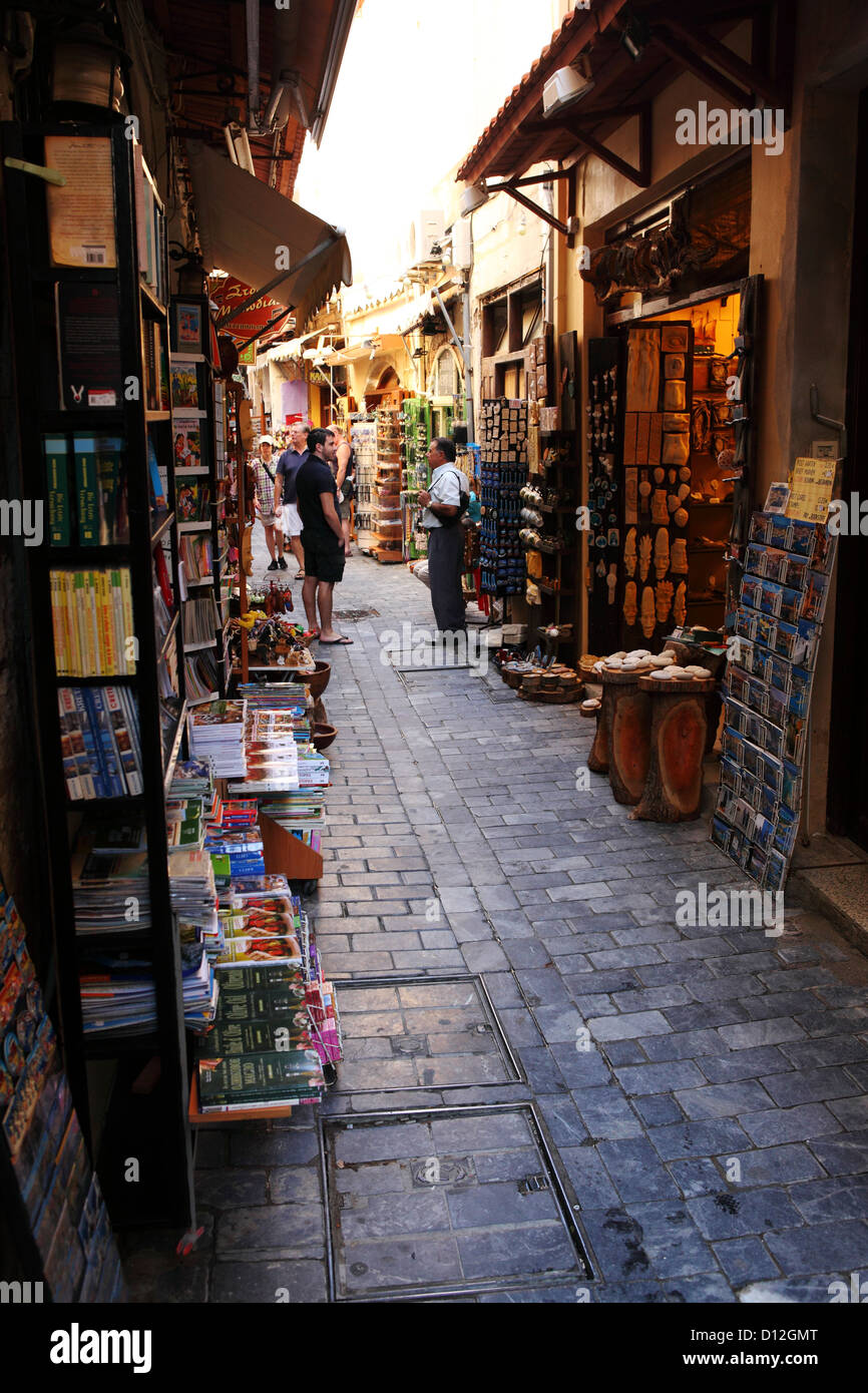 Souvenir-Shops in der Altstadt von Rethymno, Kreta, Griechenland. Stockfoto