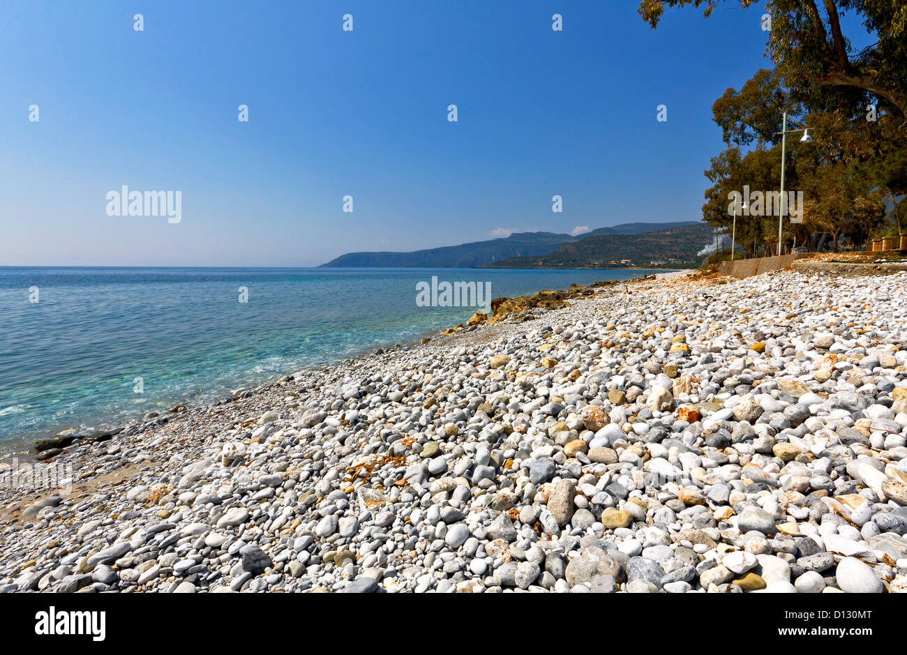 Strand in Kardamyli Village in Griechenland Stockfoto