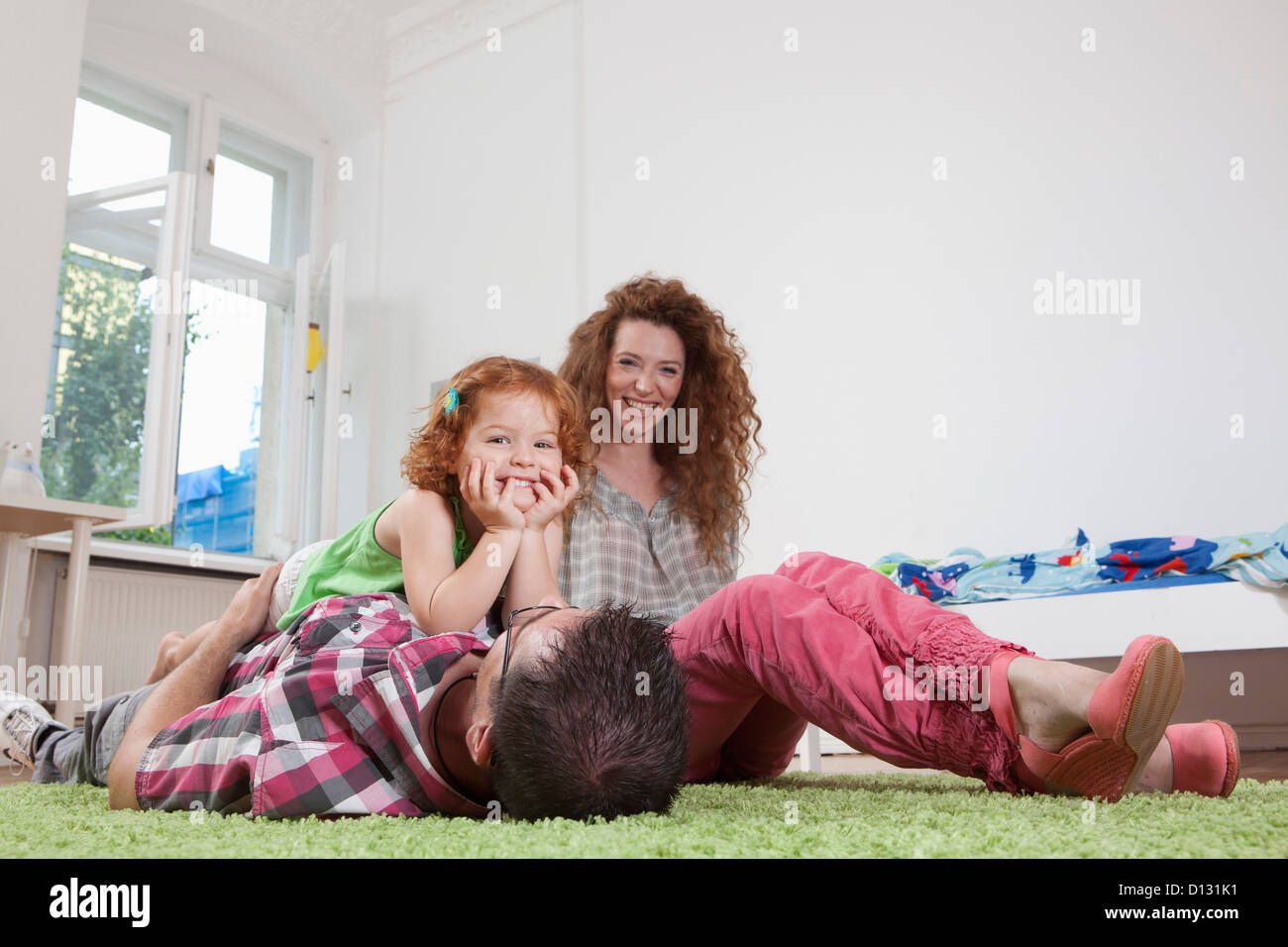 Deutschland, Berlin, Familie Spaß zu Hause Stockfoto