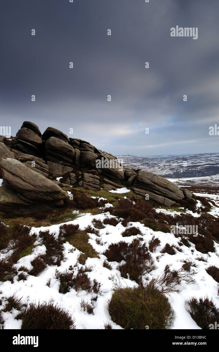 Winter auf den Hurkling Steinen, Derwent Mauren, obere Derwent Valley, Peak District National Park, Derbyshire, England, UK Stockfoto
