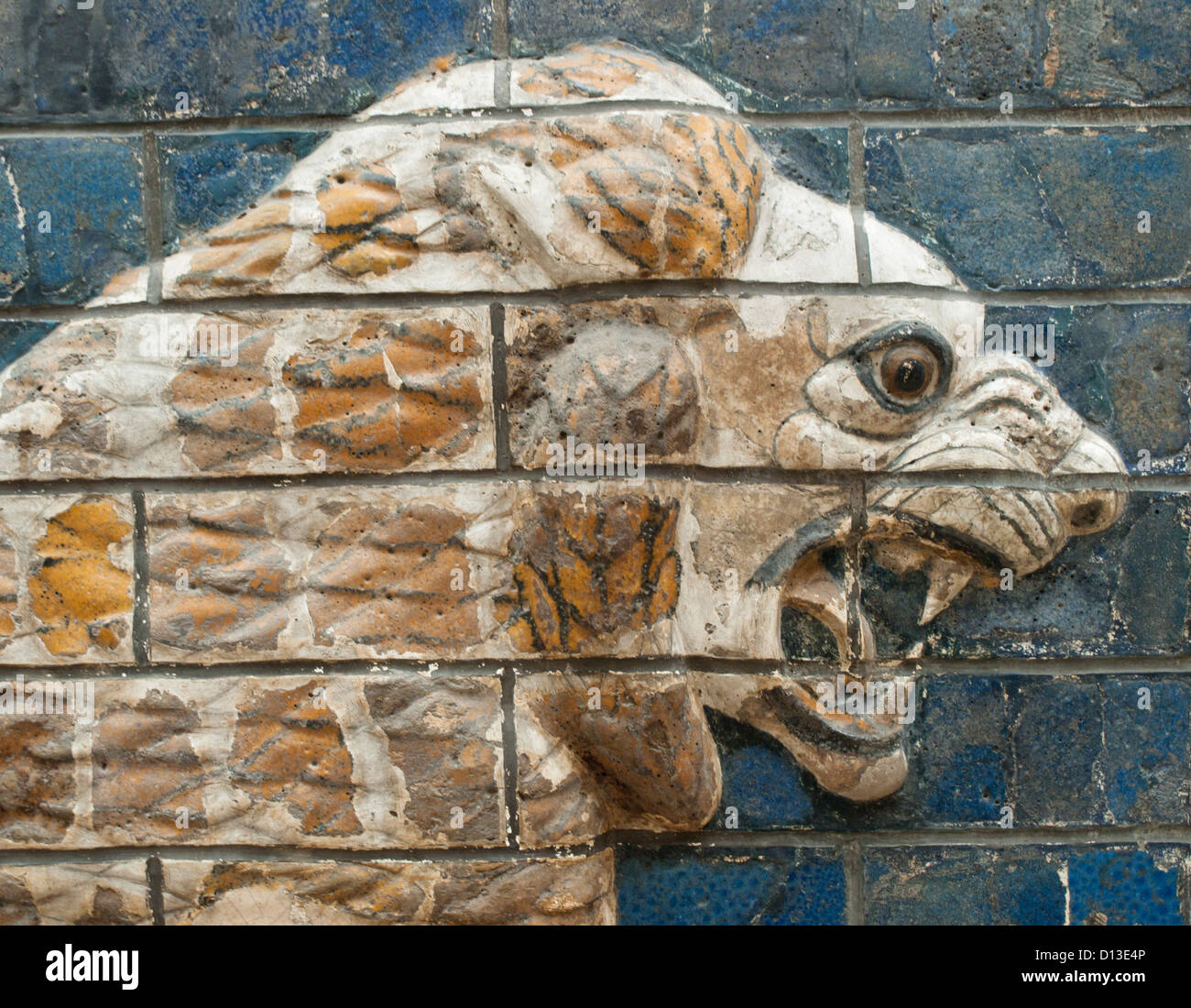 Istanbul Archäologie Museen, glasierten Fliesen-Bilder von der Prozession Straße und Ischtar-Tor von Babylon, Nahaufnahme von Löwen Kopf Stockfoto