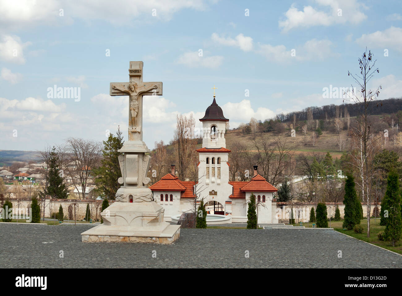 Glockenturm und Tore der orthodoxen Kloster Curchi, Republik Moldau. Stockfoto