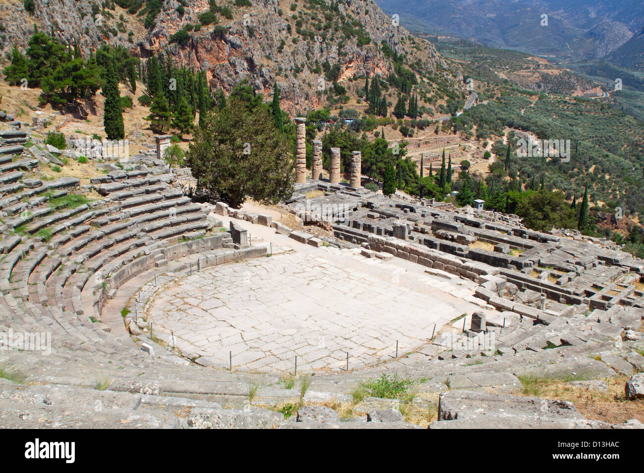 Apollo-Tempel und das Theater am Delphi Oracle archäologische Stätte in Griechenland Stockfoto